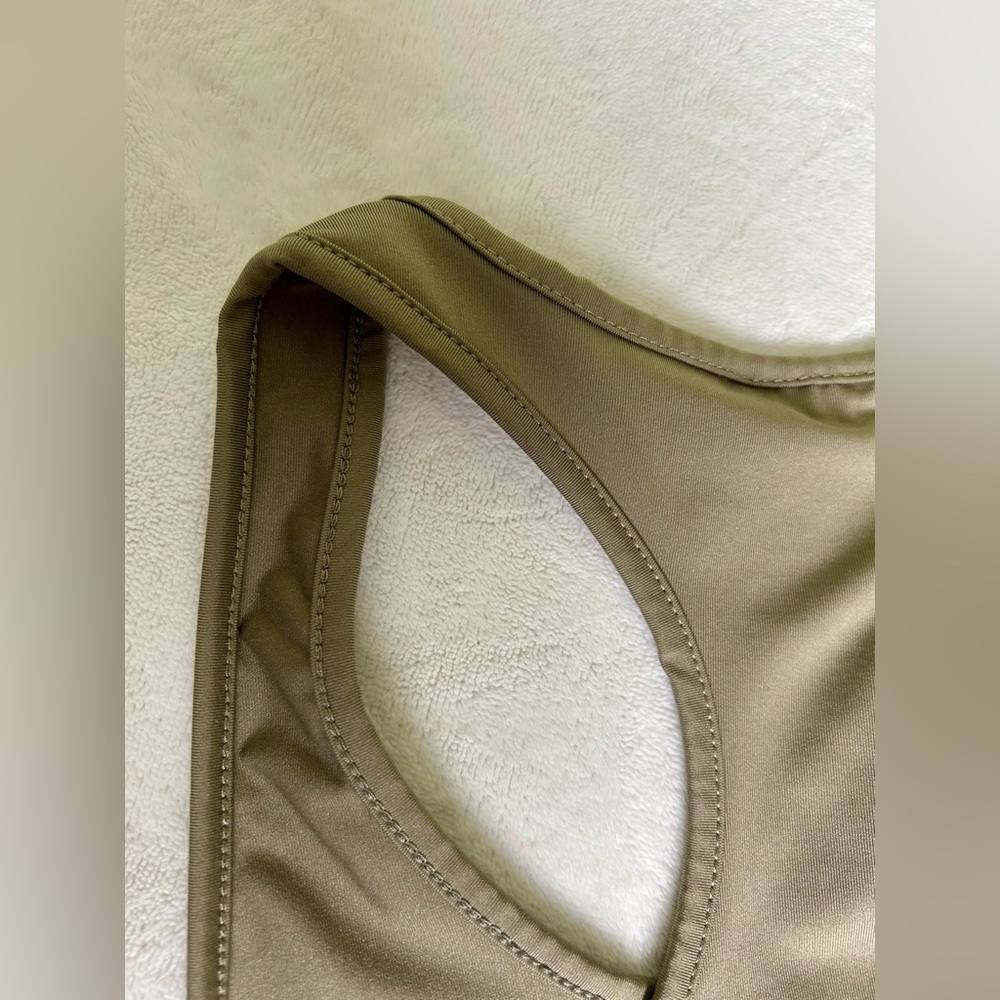 GYMSHARK Sports Bra Dry Flex Olive Green sz. Small - Picture 4 of 6